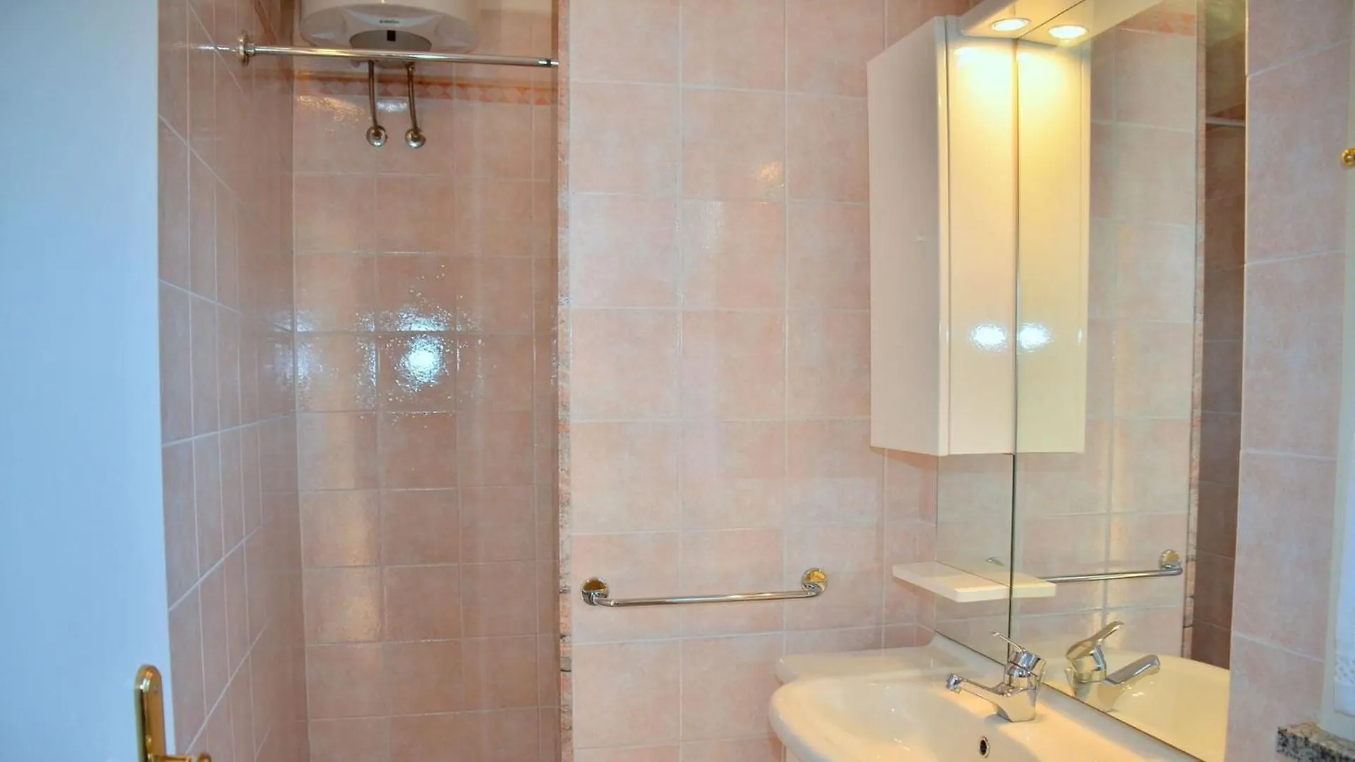 Apartment Homely Flat For 5, In A Green Area In Bibione Italy