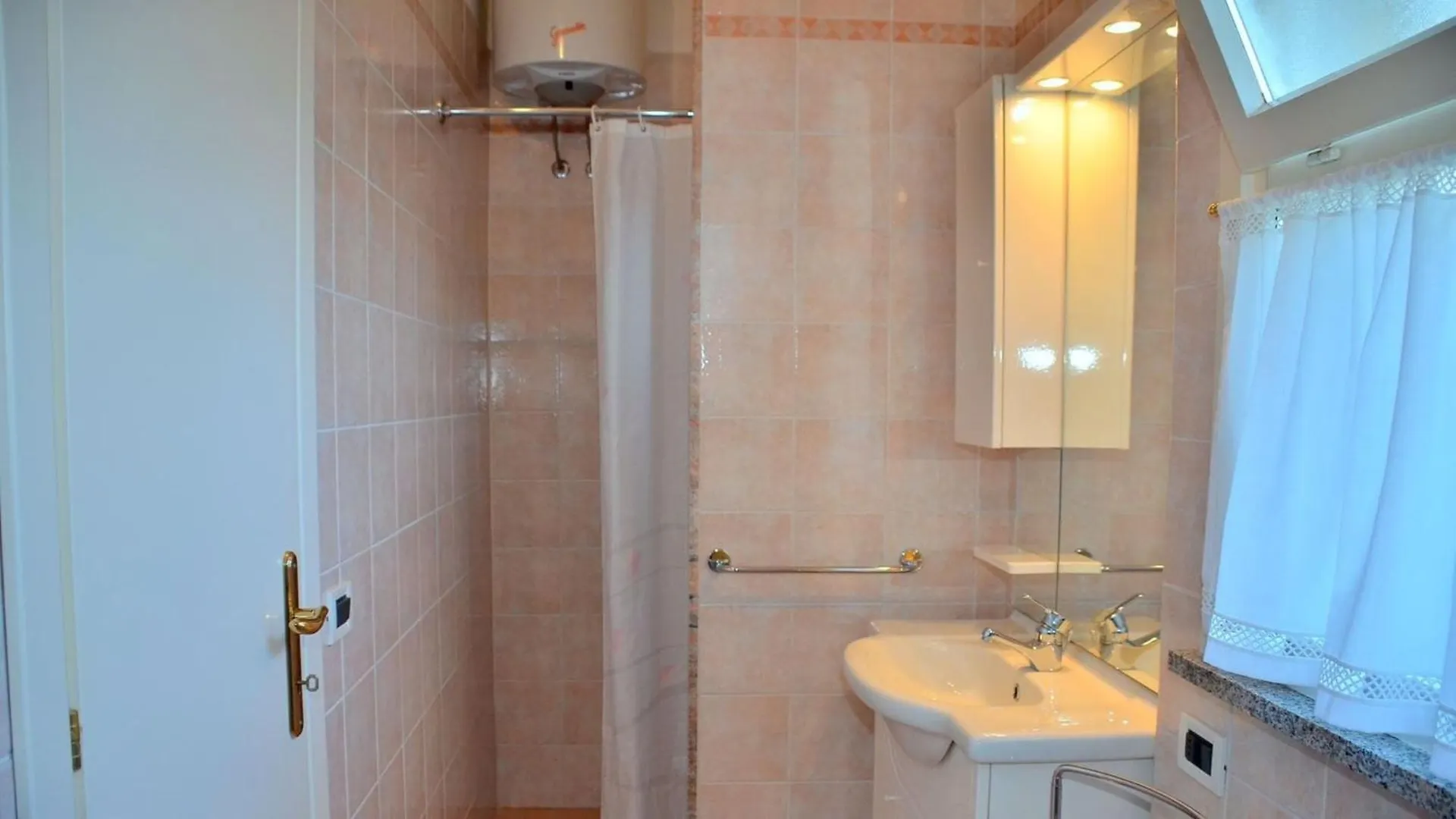 Homely Flat For 5, In A Green Area In Bibione Apartment